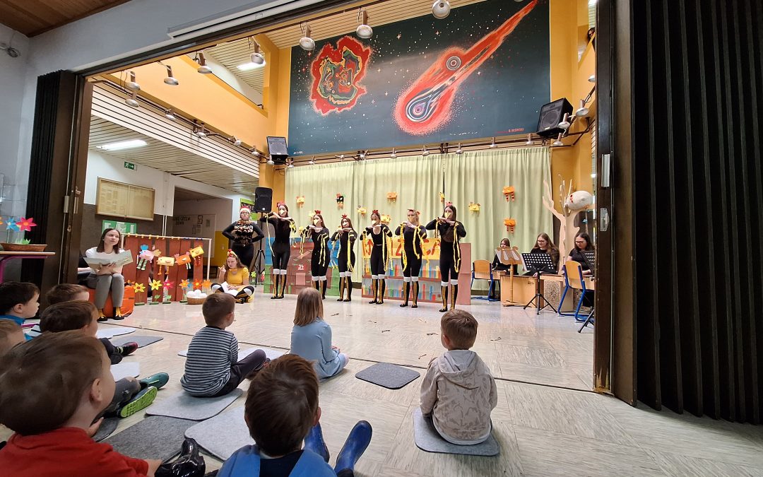 Ogled predstave na Srednji šoli Muta